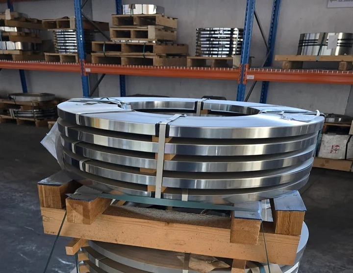 Taśmy ze stali nierdzewnej – parametry techniczne, które mają znaczenie