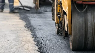 1,6 mln zł na ostatni odcinek Łaziennej. Trylinka znika z drogi