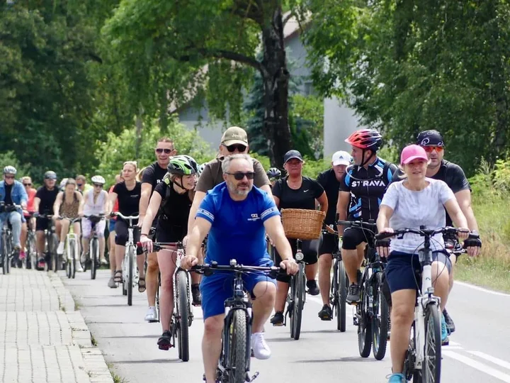 Obrazek przedstawia grafikę promocyjną wydarzenia Wyjazd rowerowy do Leśnego Przystanku Historia k. Augustowa