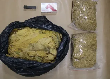 Cztery kilogramy nielegalnego tytoniu w powiecie augustowskim - policja ujawniła kontrabandę