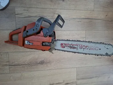 34-latek z Augustowa zatrzymany - piła łańcuchowa znów u właściciela