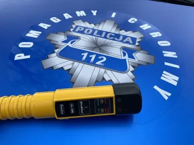 Blisko promil i trzy zatrzymane prawa jazdy po porannych kontrolach w Augustowie