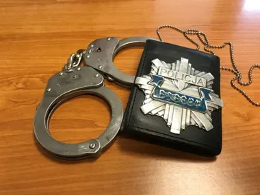 Wtargnął do mieszkania seniora - pobił, groził śmiercią i kazał kupić alkohol