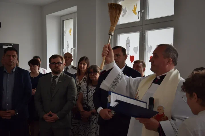 W Płaskiej świętowano szkołę po remoncie i pamięć Jana Pawła II