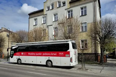 Krwiobus stanął przed starostwem. Dawcy mogli pomóc od ręki