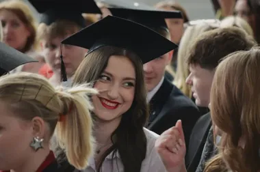 Ostatni dzwonek dla maturzystów. W Augustowie zaczęło się wielkie pożegnanie